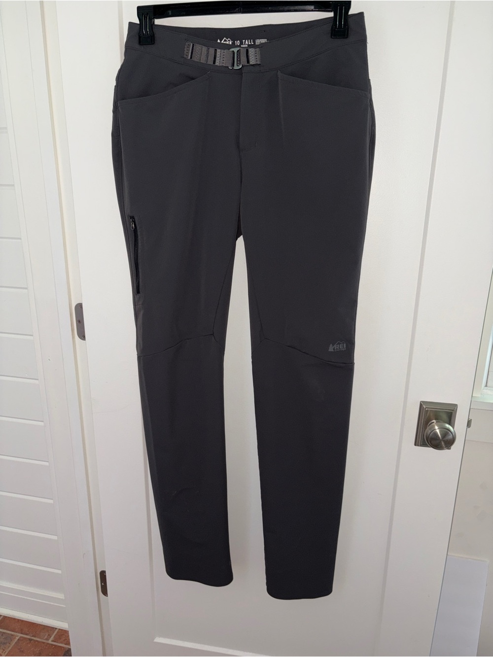 NWOT REI Co-op semi-fitted trail pants women's sz 10 Tall